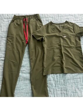 Olive Green figs set (xs tall pant, small top)